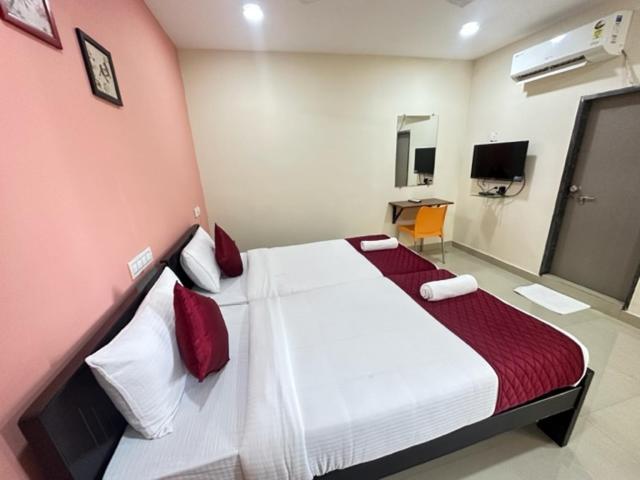 Hotel Prime Classic Shamshabad Exterior photo